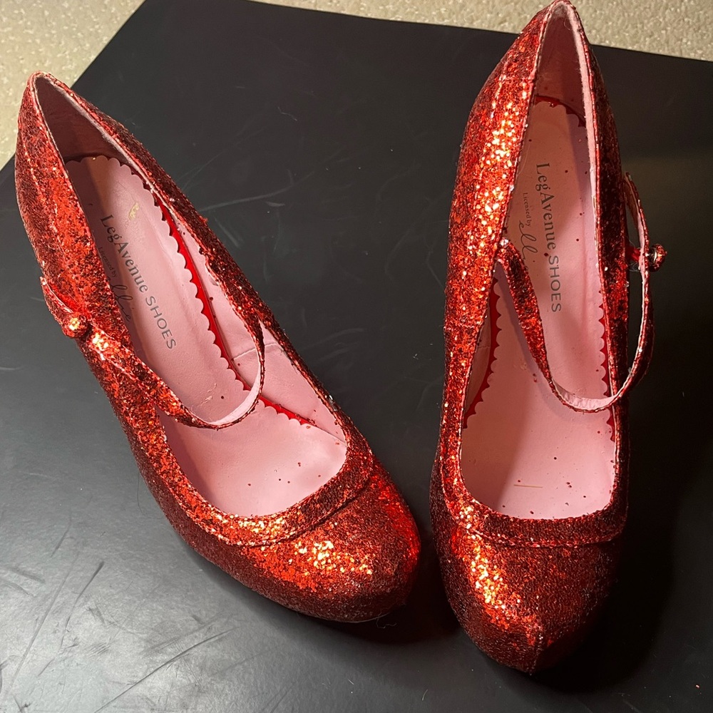 Ruby red slippers, Dorothy size 7